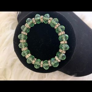 Beaded green bracelet! 💚